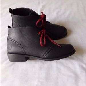 Dirty Laundry Black Chukka Ankle Booties Red Laces